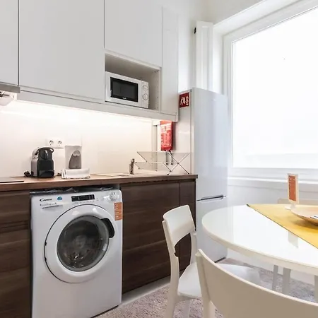 아파트 Charming And Well-located In Chiado *